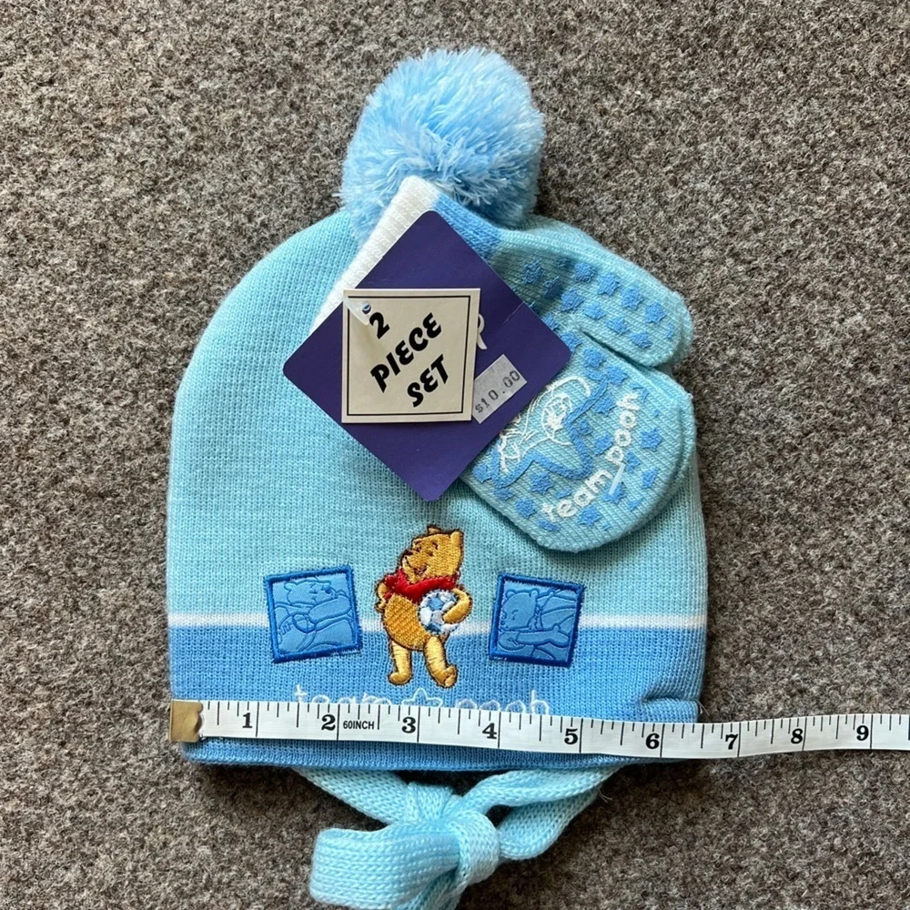 NWT Vintage Disney Winnie The Pooh Knit Beanie Girls Winter Hat & Glove Gift Set